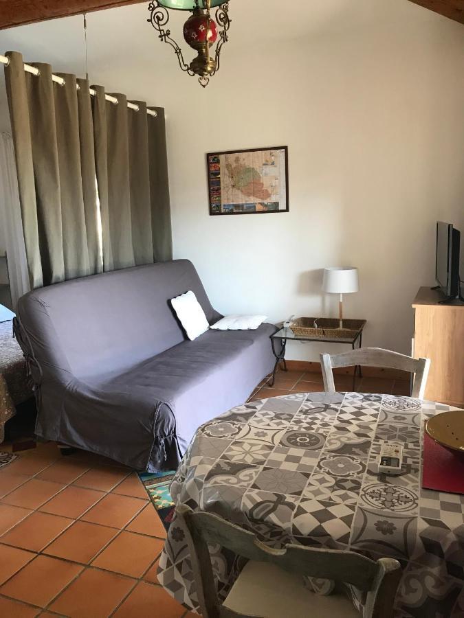 Chambres d'Hôtes et Gîtes Le Mas Mellou Orange  Extérieur photo