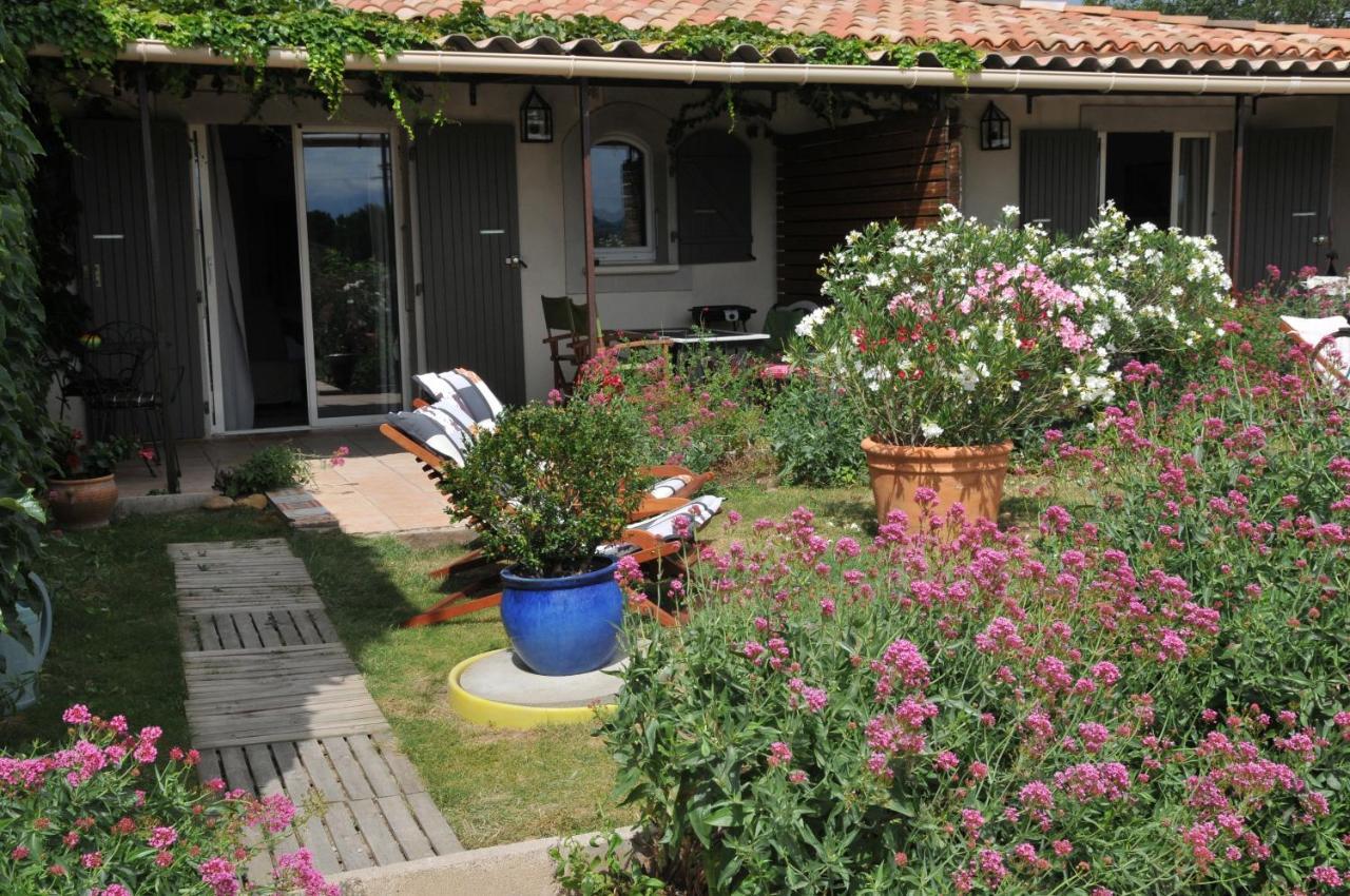 Chambres d'Hôtes et Gîtes Le Mas Mellou Orange  Extérieur photo